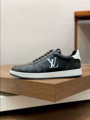 LOUIS VUITTON RIVOLI SNEAKER– LSVT248