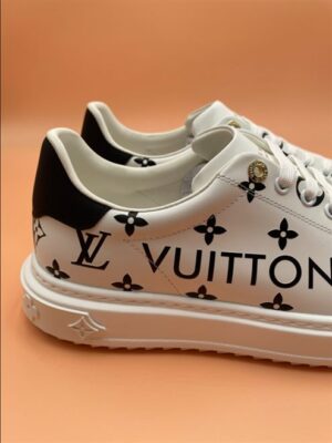 LOUIS VUITTON TIME OUT SNEAKER – LSVT268