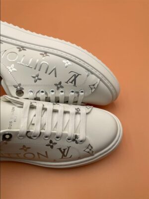 LOUIS VUITTON TIME OUT SNEAKER – LSVT270