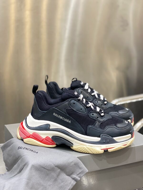 BALENCIAGA TRIPLE S TRAINERS - GG119