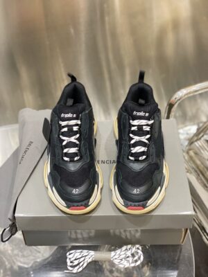 BALENCIAGA TRIPLE S TRAINERS - GG119