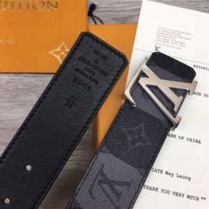 LOUIS VUITTON BELT - B040