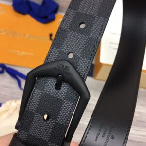 LOUIS VUITTON BELT - B043