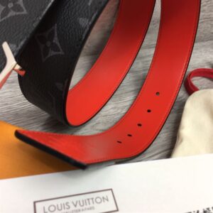 LOUIS VUITTON BELT - B052