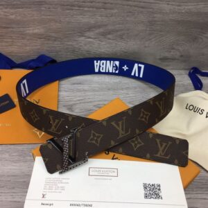 LOUIS VUITTON BELT - B061