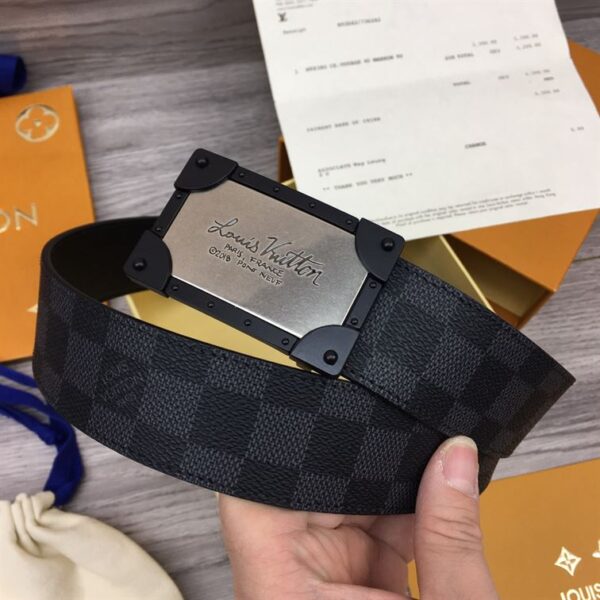 LOUIS VUITTON BELT - B070