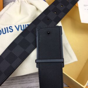 LOUIS VUITTON BELT - B070