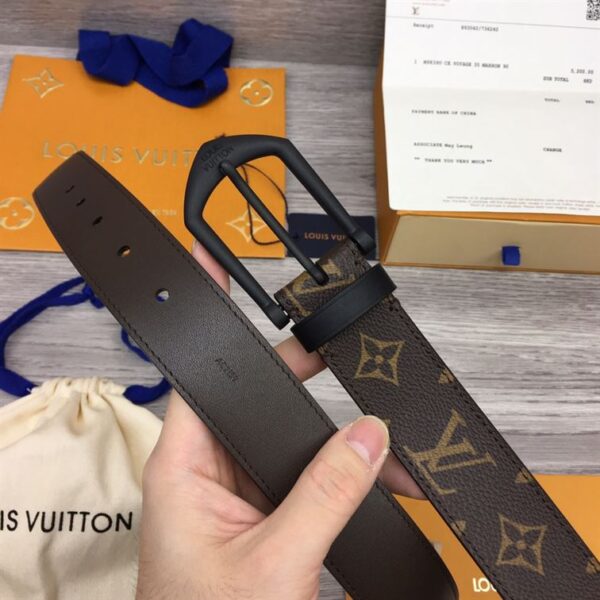 LOUIS VUITTON BELT - B075