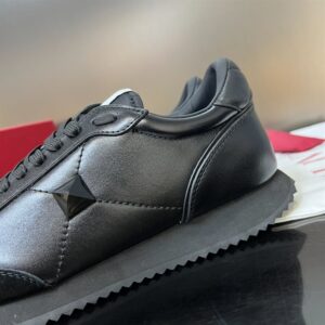 STUD AROUND LOW-TOP CALFSKIN AND NAPPA LEATHER SNEAKER - VLS001