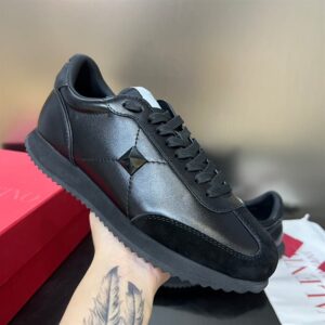 STUD AROUND LOW-TOP CALFSKIN AND NAPPA LEATHER SNEAKER - VLS001