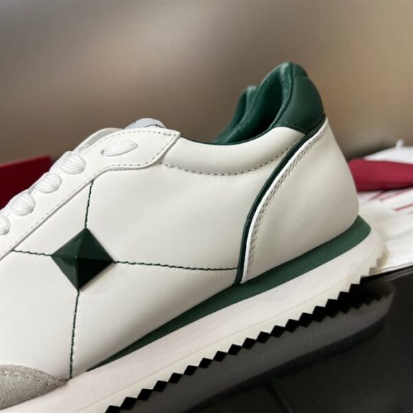 STUD AROUND LOW-TOP CALFSKIN AND NAPPA LEATHER SNEAKER - VLS003