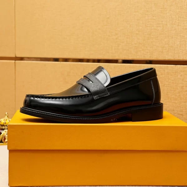 Louis Vuitton Loafers - LLV15