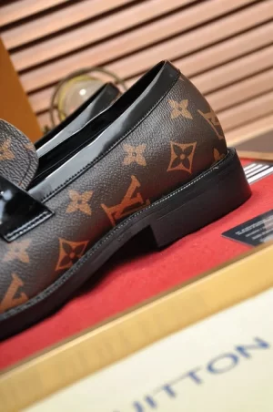 Louis Vuitton Loafers - LLV30