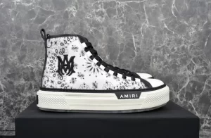 AMIRI BANDANA-PRINT HIGH-TOP SNEAKERS - AM021