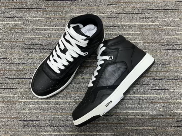 B27 LOW-TOP SNEAKER BLACK SMOOTH CALFSKIN AND CD DIAMOND CANVAS - CD109