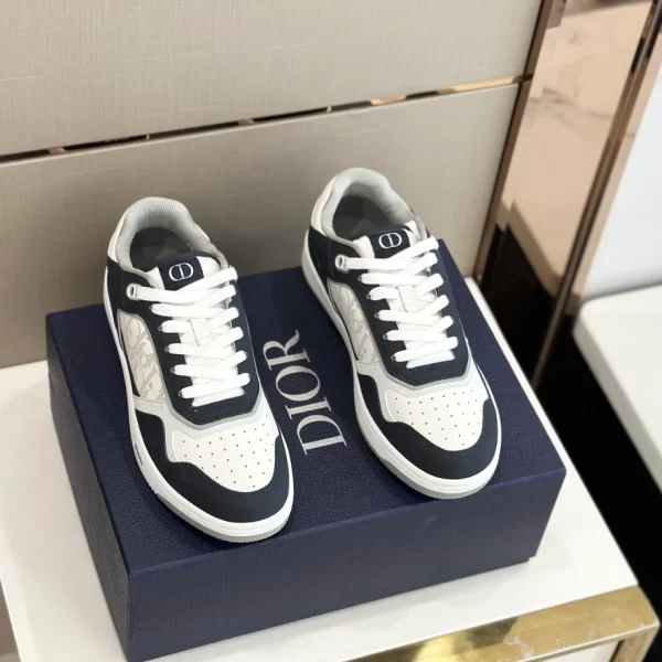 B27 LOW-TOP SNEAKER DEEP BLUE AND WHITE SMOOTH CALFSKIN WITH WHITE DIOR OBLIQUE GALAXY LEATHER - CDO88