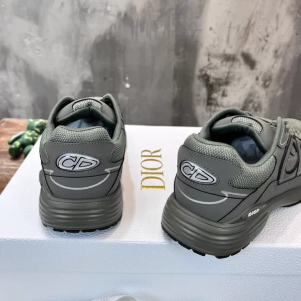 B30 LOW-TOP SNEAKER OLIVE MESH AND TECHNICAL FABRIC - CD105