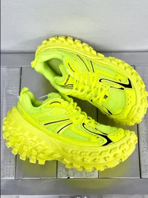 BALENCIAGA MEN'S BOUNCER SNEAKER IN FLUO YELLOW - BB146