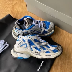 BALENCIAGA RUNNER SNEAKER IN BLUE- BB133