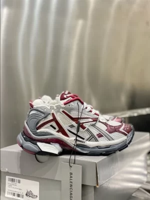 BALENCIAGA RUNNER SNEAKER IN BURGUNDY - BB132