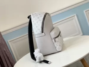 LOUIS VUITTON DISCOVERY BACKPACK - WLM531