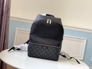 LOUIS VUITTON DISCOVERY BACKPACK - WLM532