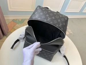 LOUIS VUITTON DISCOVERY BACKPACK - WLM532