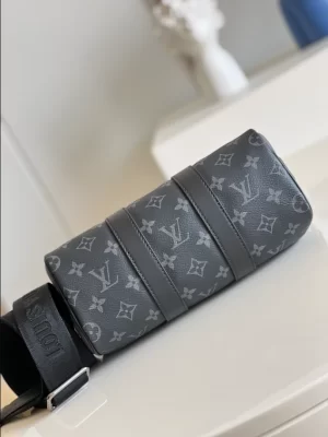 LOUIS VUITTON KEEPALL BANDOULIÈRE 25 MONOGRAM ECLIPSE CANVAS - WLM563