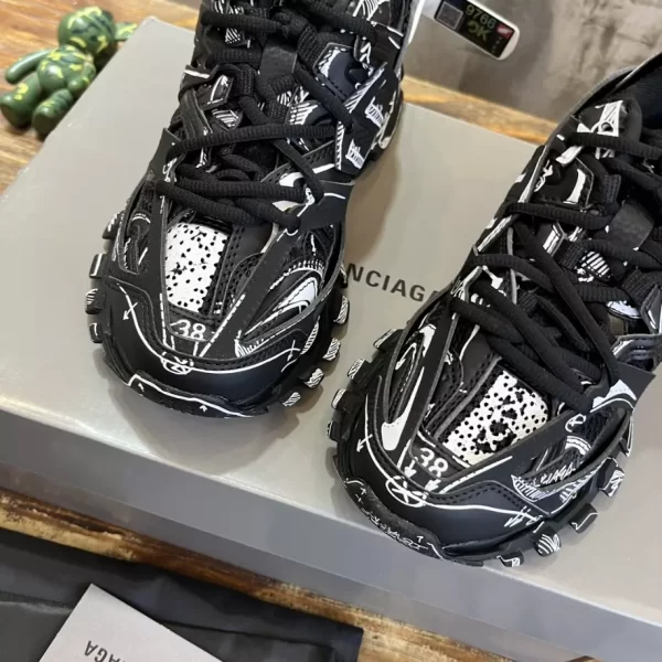 BALENCIAGA GRAFFITI TRACK SNEAKERS - BB192