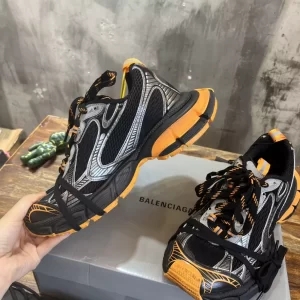 BALENCIAGA MEN'S 3XL SNEAKER - BB159