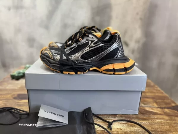 BALENCIAGA MEN'S 3XL SNEAKER - BB159