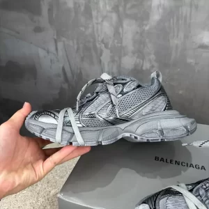 BALENCIAGA MEN'S 3XL SNEAKER IN GREY - BB152