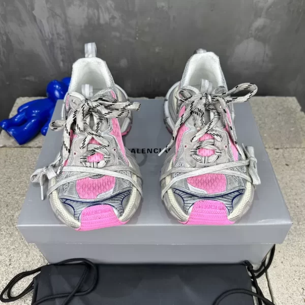 BALENCIAGA WOMEN'S 3XL SNEAKER - BB155