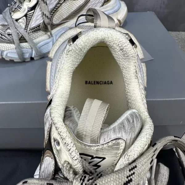 BALENCIAGA WOMEN'S 3XL SNEAKER - BB157