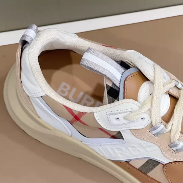 BURBERRY LEATHER AND SUEDE SNEAKERS - BBR129