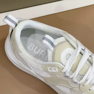 BURBERRY LOW-TOP SNEAKERS - BBR118