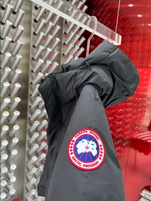 Canada Goose Coats - CG066