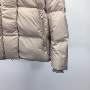 Canada Goose Coats - CG074