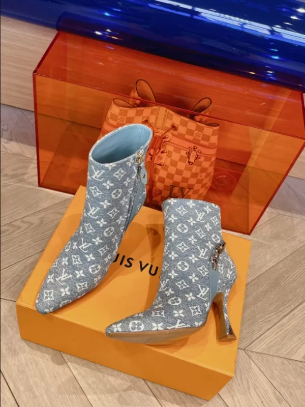 LOUIS VUITTON BOOT - WLS010