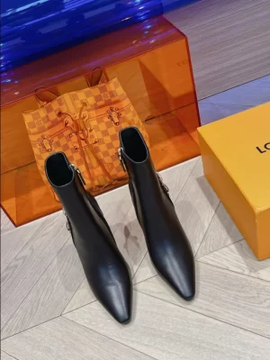 LOUIS VUITTON BOOT - WLS012