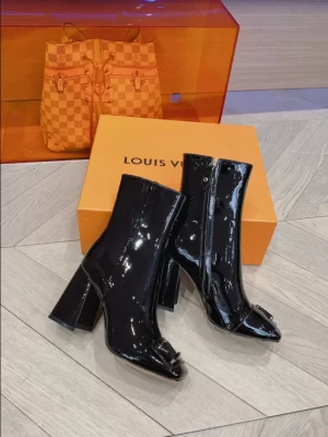 LOUIS VUITTON SHAKE ANKLE BOOT - WLS019