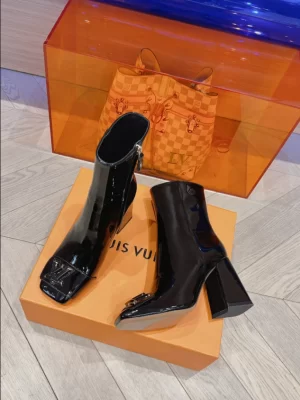 LOUIS VUITTON SHAKE ANKLE BOOT - WLS019