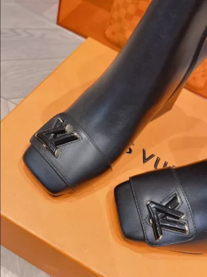 LOUIS VUITTON SHAKE ANKLE BOOT - WLS020