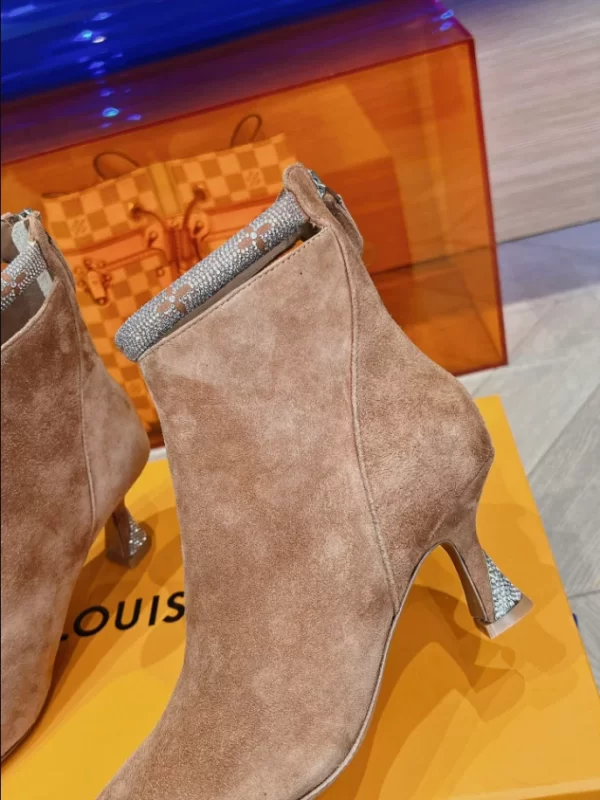 LOUIS VUITTON SPARKLE ANKLE BOOT - WLS007