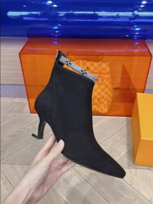 LOUIS VUITTON SPARKLE ANKLE BOOT - WLS008