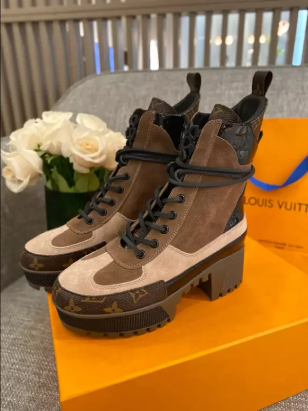 LV LAUREATE PLATFORM DESERT BOOT - WLS028