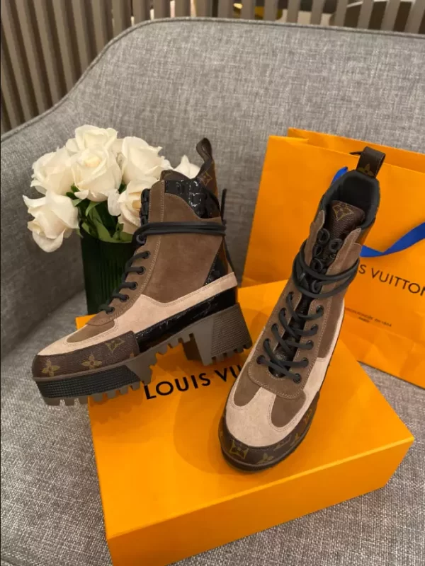 LV LAUREATE PLATFORM DESERT BOOT - WLS028