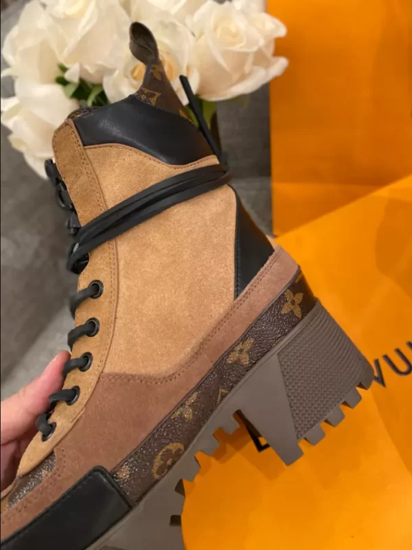 LV LAUREATE PLATFORM DESERT BOOT - WLS029