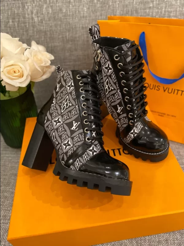 LV STAR TRAIL ANKLE BOOT