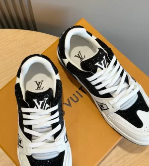 LOUIS VUITTON SNEAKER – LSVT325